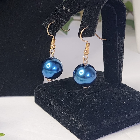 Blue Multi Strand Faux Pearl Necklace and Earrings Set - Picture 7 of 9